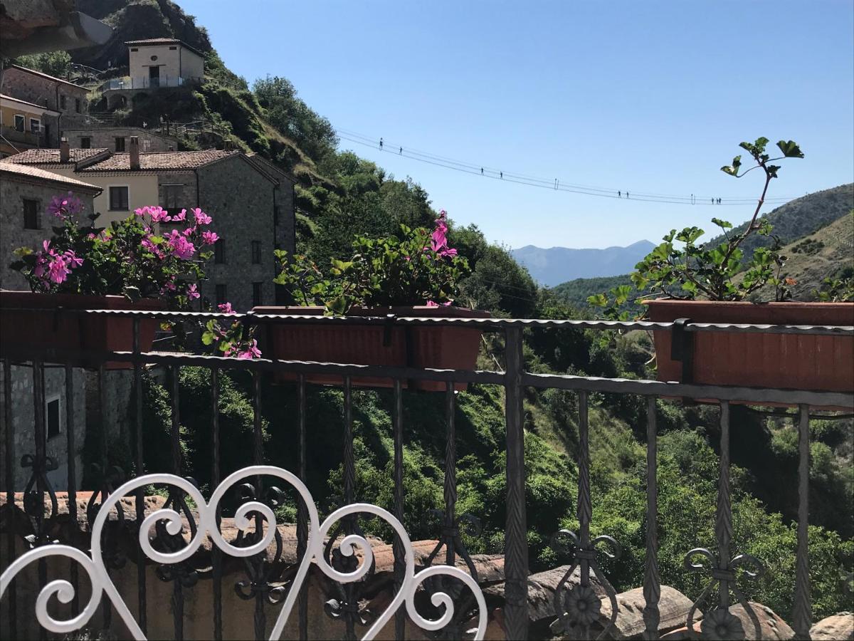 Borgo Manca Suite Сассо-ди-Кастальда Экстерьер фото