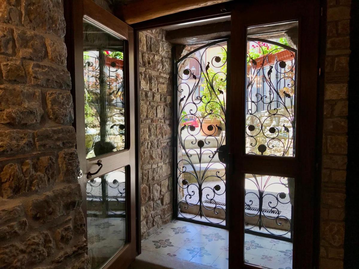 Borgo Manca Suite Сассо-ди-Кастальда Экстерьер фото