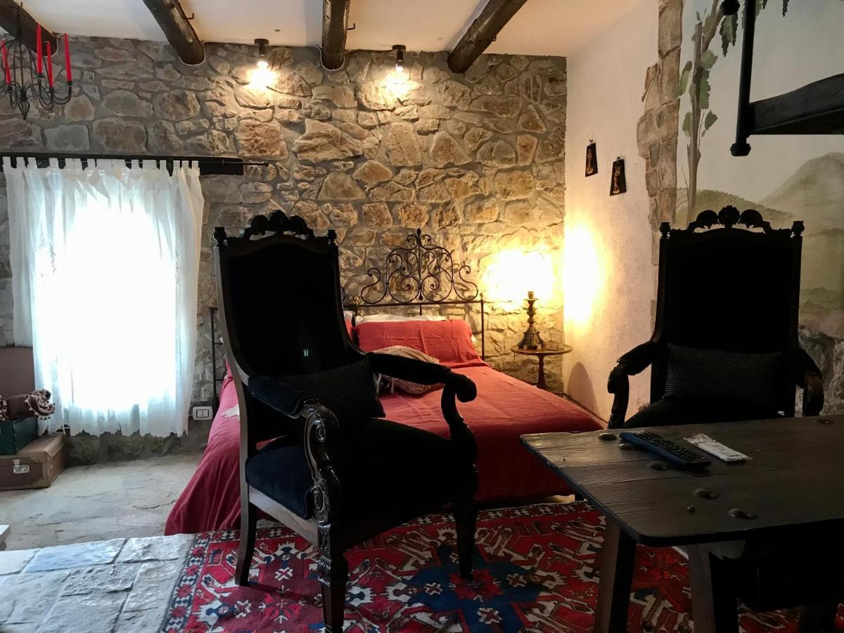 Borgo Manca Suite Сассо-ди-Кастальда Экстерьер фото