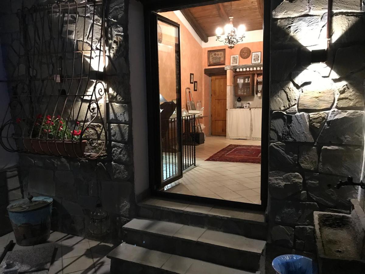 Borgo Manca Suite Сассо-ди-Кастальда Экстерьер фото