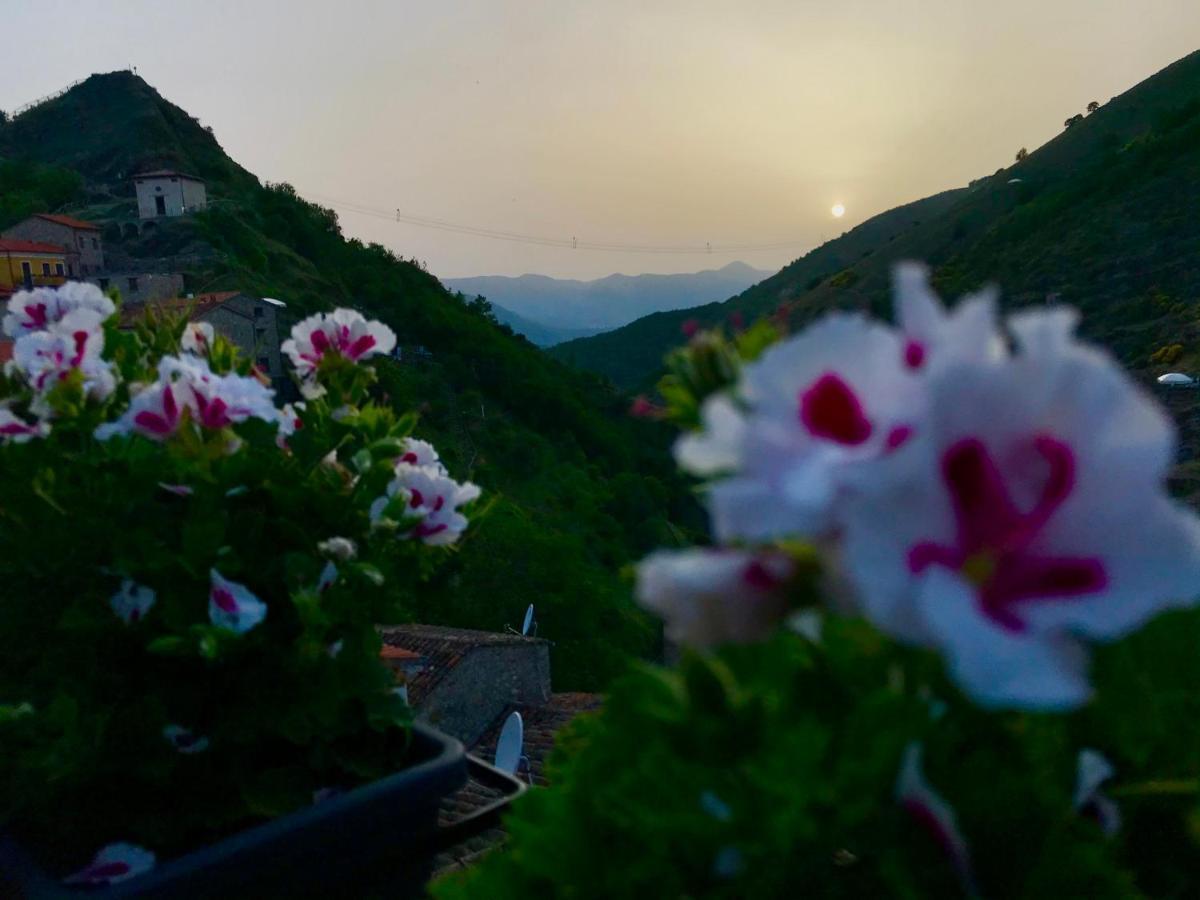 Borgo Manca Suite Сассо-ди-Кастальда Экстерьер фото