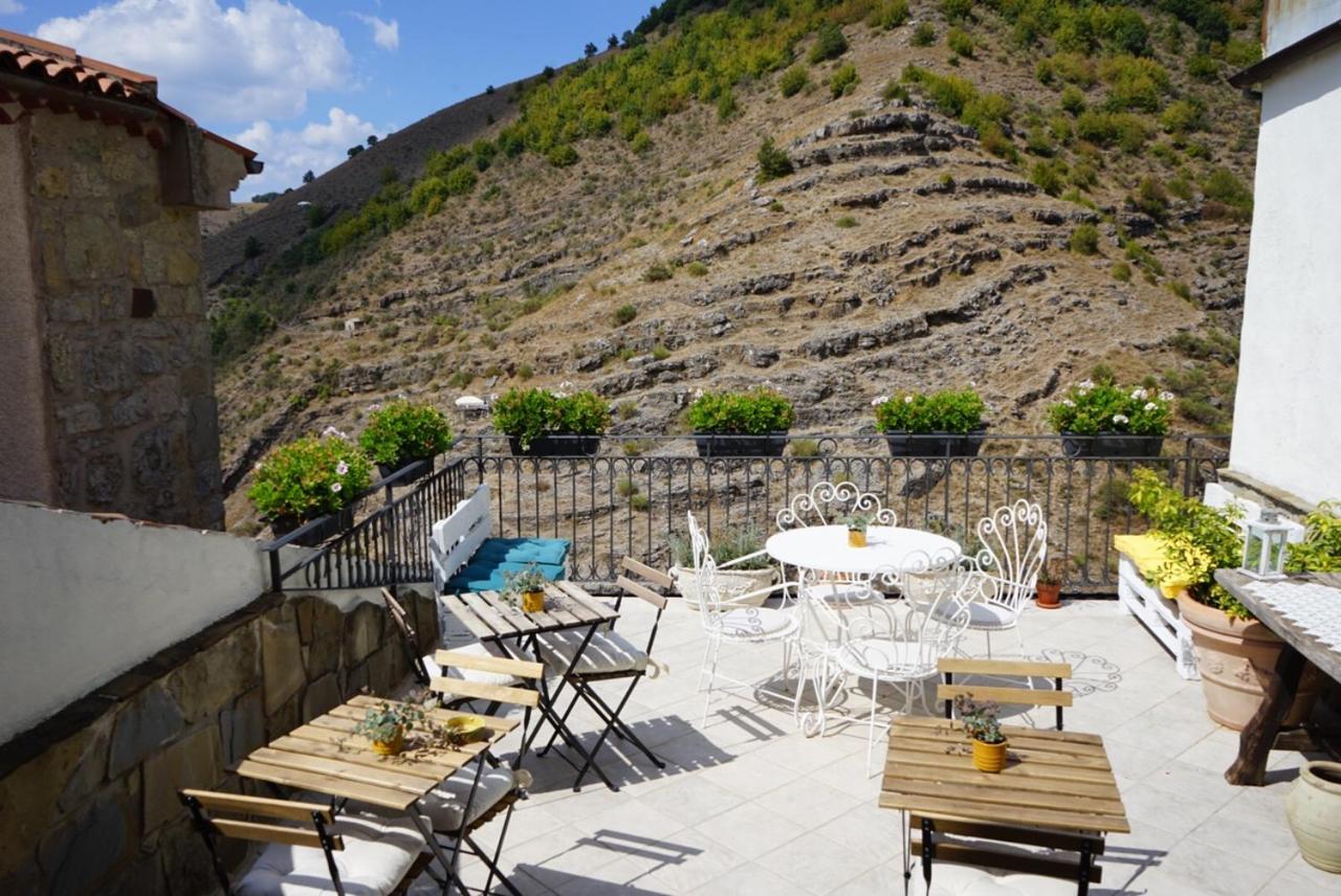 Borgo Manca Suite Сассо-ди-Кастальда Экстерьер фото