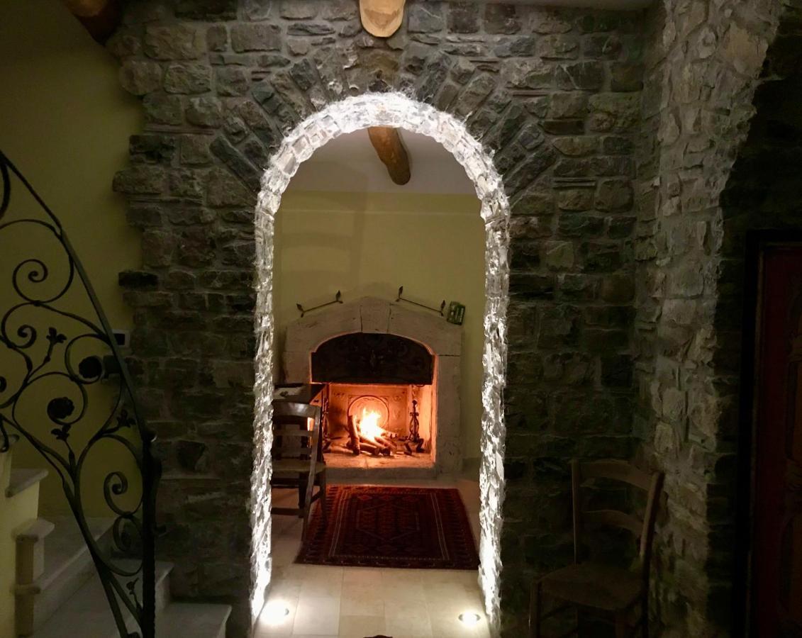 Borgo Manca Suite Сассо-ди-Кастальда Экстерьер фото